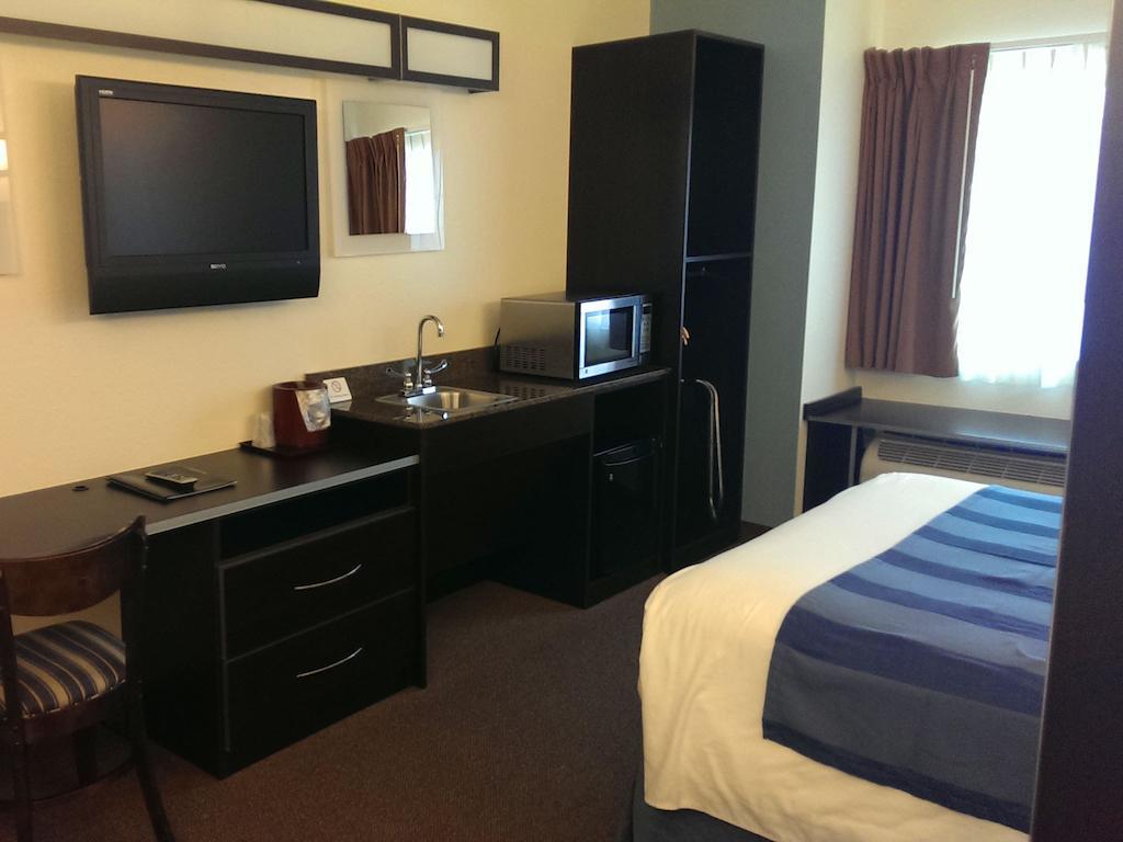 Three Rivers Inn & Suites Port Arthur Rum bild